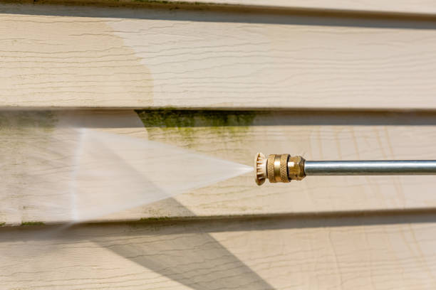Best Roof Power Washing Services  in Bondurant, IA